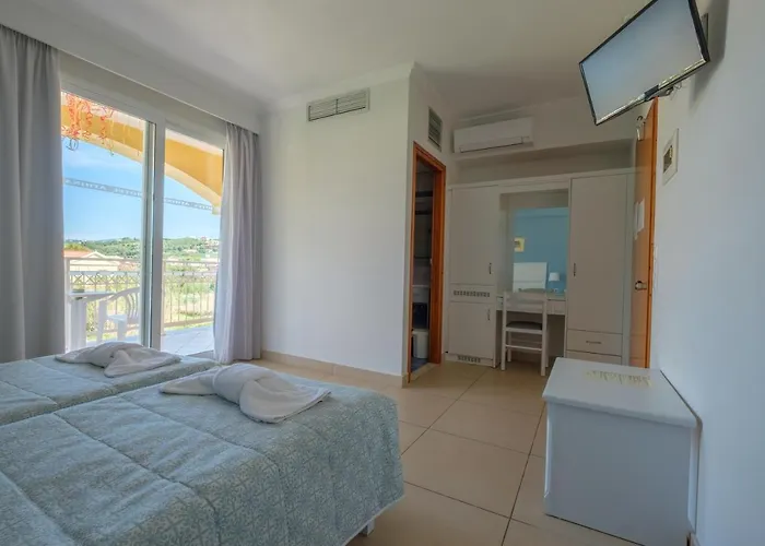 Athina 3*