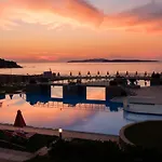 Athina 3* Agios Stefanos Avliotes (Corfu)