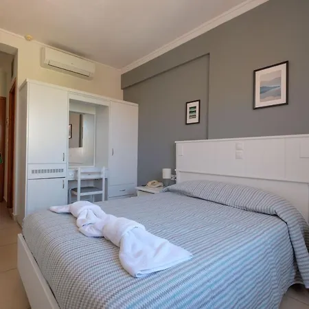 מלון Athina 3*